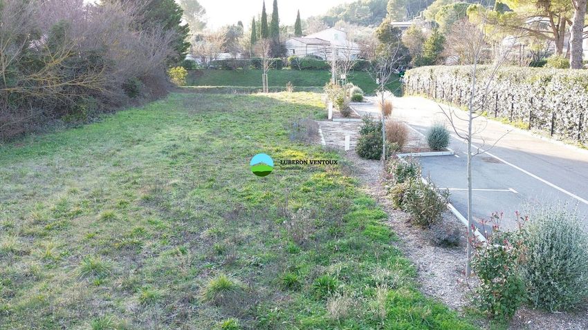 Image de terrain à Pernes-les-Fontaines