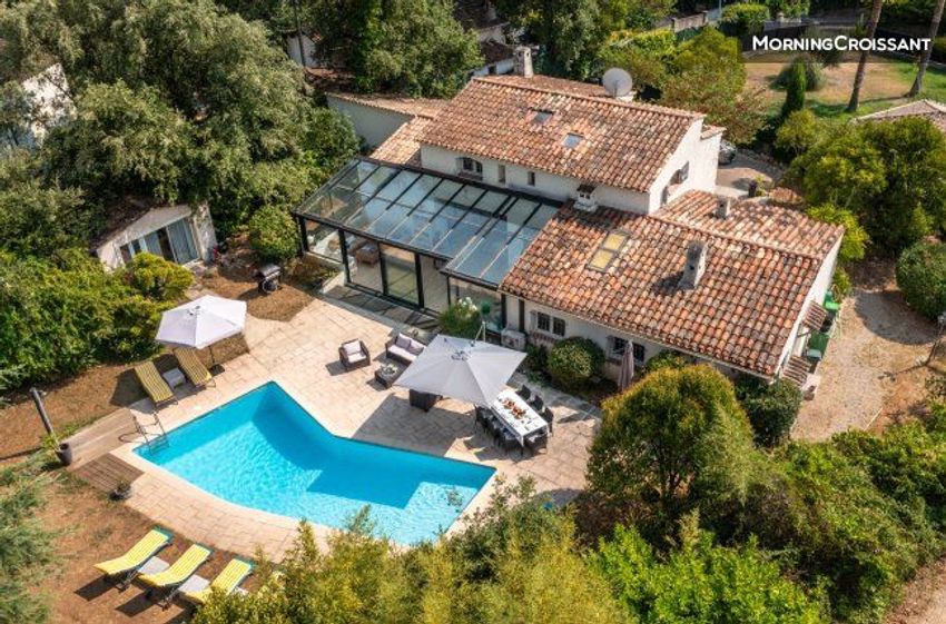 Image Piscine à  maison individuelle de Roquefort-les-Pins