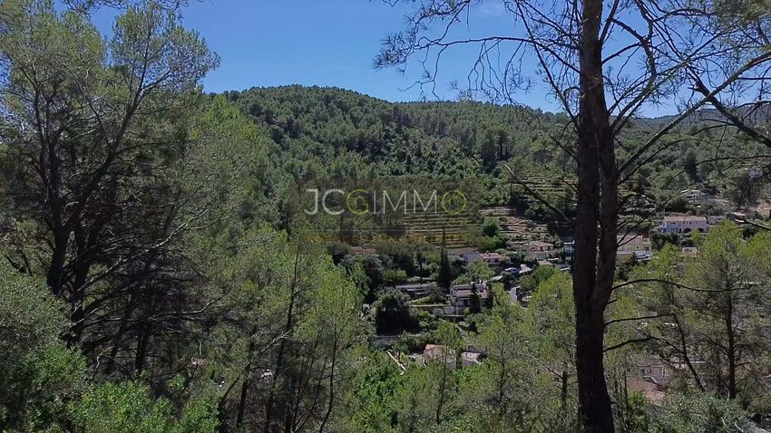 Image Vue à terrain de Solliès-Toucas