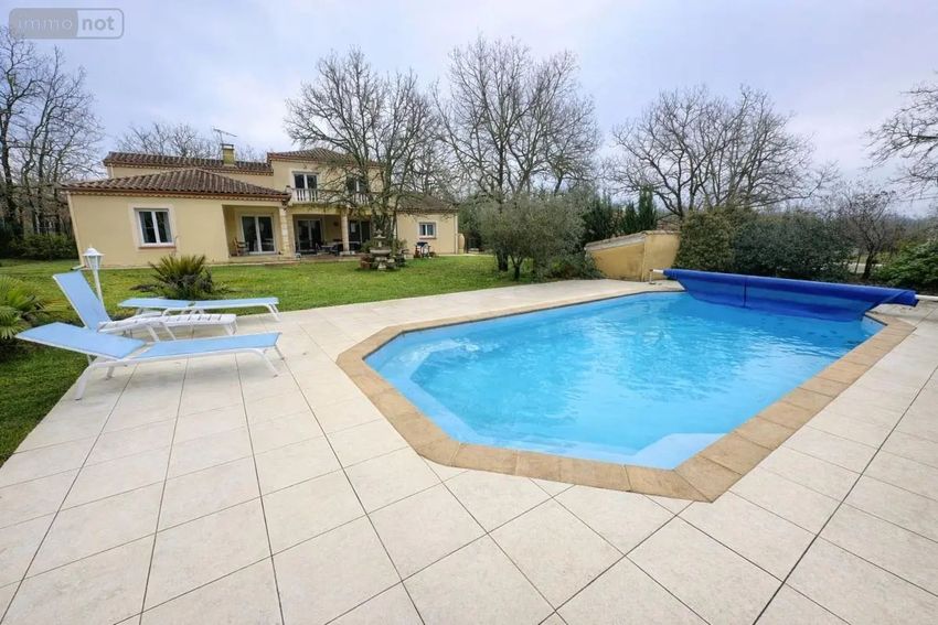 Image Piscine à  maison individuelle de Lalbenque