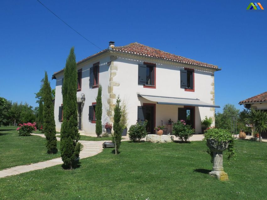 Image Façade à  maison individuelle de Simorre
