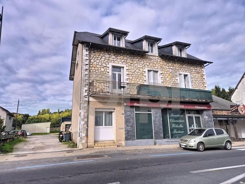 Image Façade à immeuble de Le Lardin-Saint-Lazare