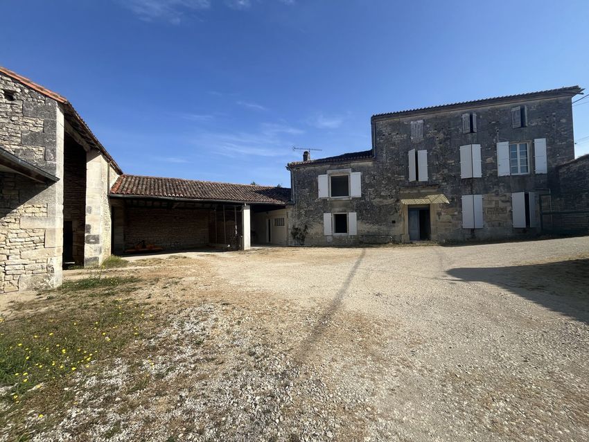 Image Façade à  maison individuelle de Asnières-sur-Nouère