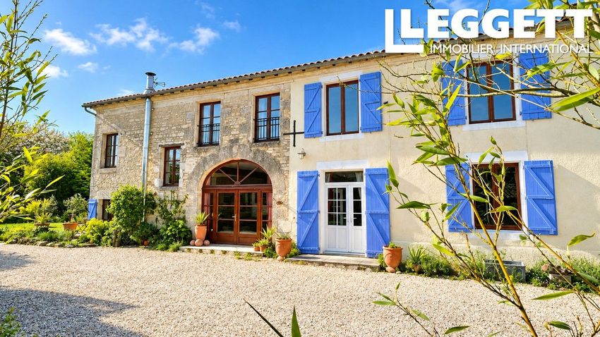 Image Façade à  propriété agricole de Oradour