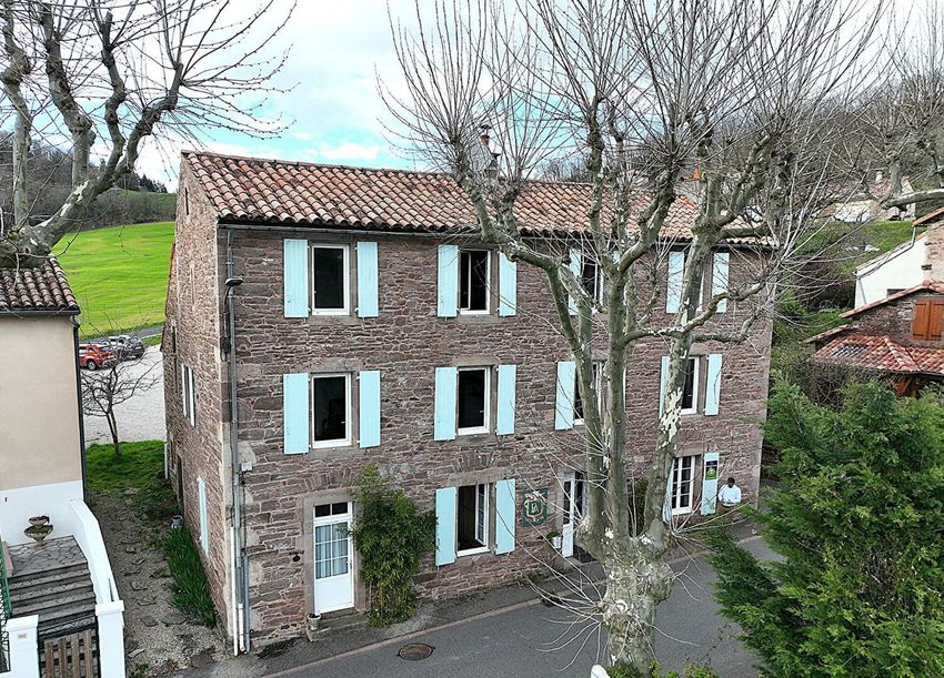 Image Façade à  maison individuelle de Saint-Victor-et-Melvieu