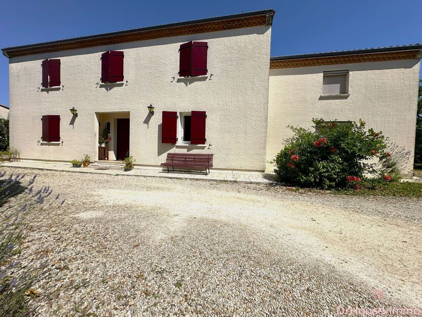 Image Façade à  villa de Jarnac