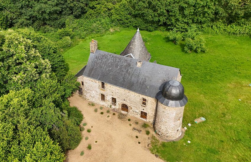Image Façade à  maison individuelle de Brecé
