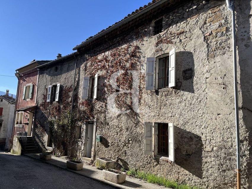 Image Façade à  maison individuelle de Nyons