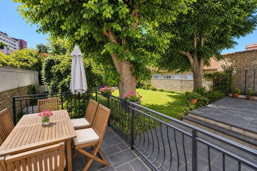 Image Terrasse à  propriété agricole de Tarbes