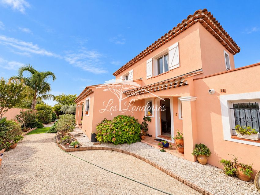 Image Façade à  maison individuelle de La Londe-les-Maures