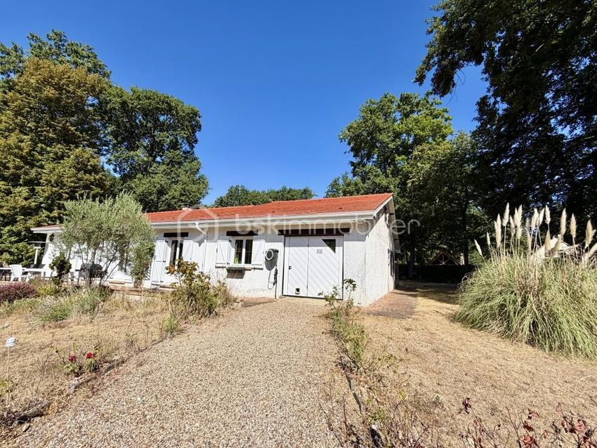 Image Façade à  propriété agricole de Houlbec-Cocherel