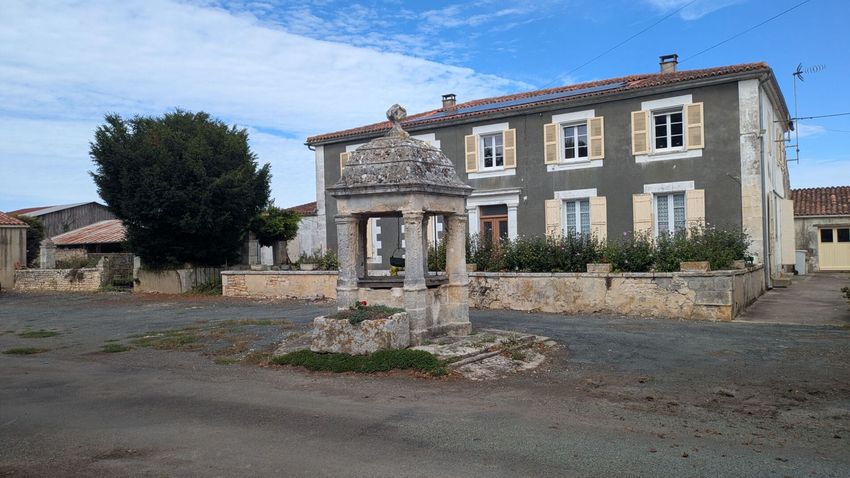 Image Façade à  maison individuelle de Saint-Hippolyte
