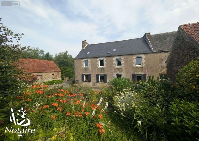 Image Façade à  ferme de Saint-Thégonnec Loc-Eguiner