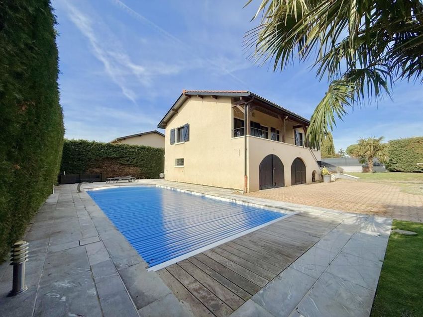 Image Piscine à  maison individuelle de Taluyers