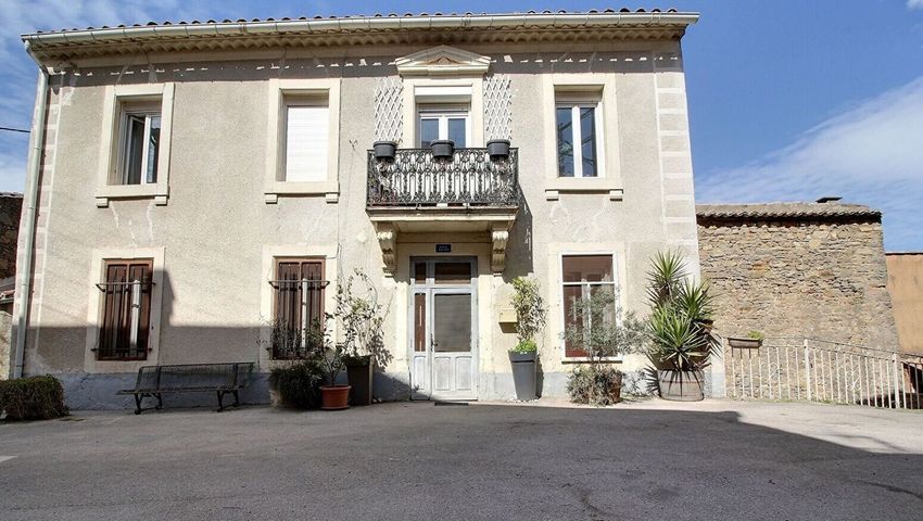 Image Façade à  maison de maître de Pépieux
