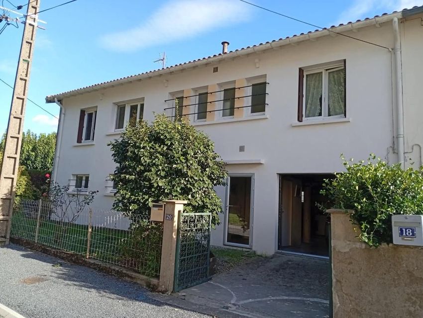 Image Façade à  maison individuelle de Labastide-Rouairoux