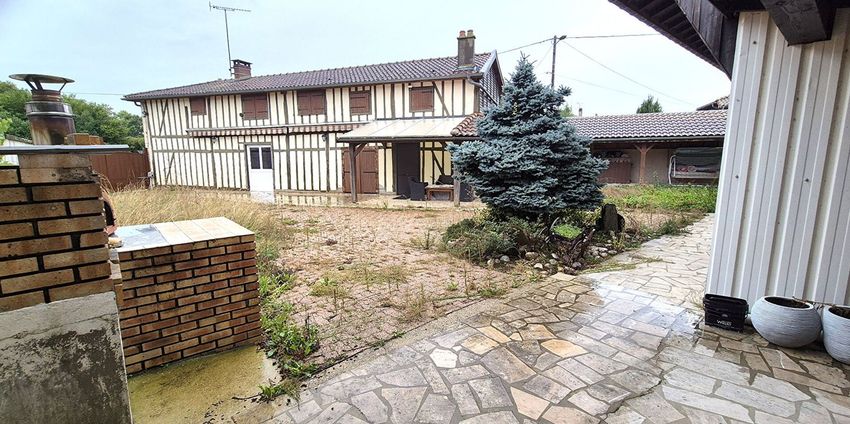 Image Façade à  maison de village de Sainte-Marie-du-Lac-Nuisement