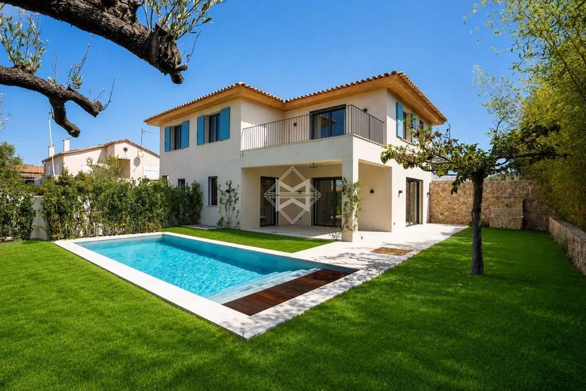 Image Piscine à  maison mitoyenne de Saint-Tropez