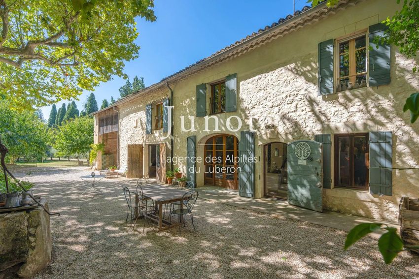 Image Façade à  maison traditionnelle de Plan-d'Orgon
