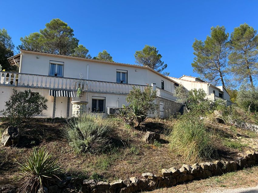 Image Façade à  villa de Tourves