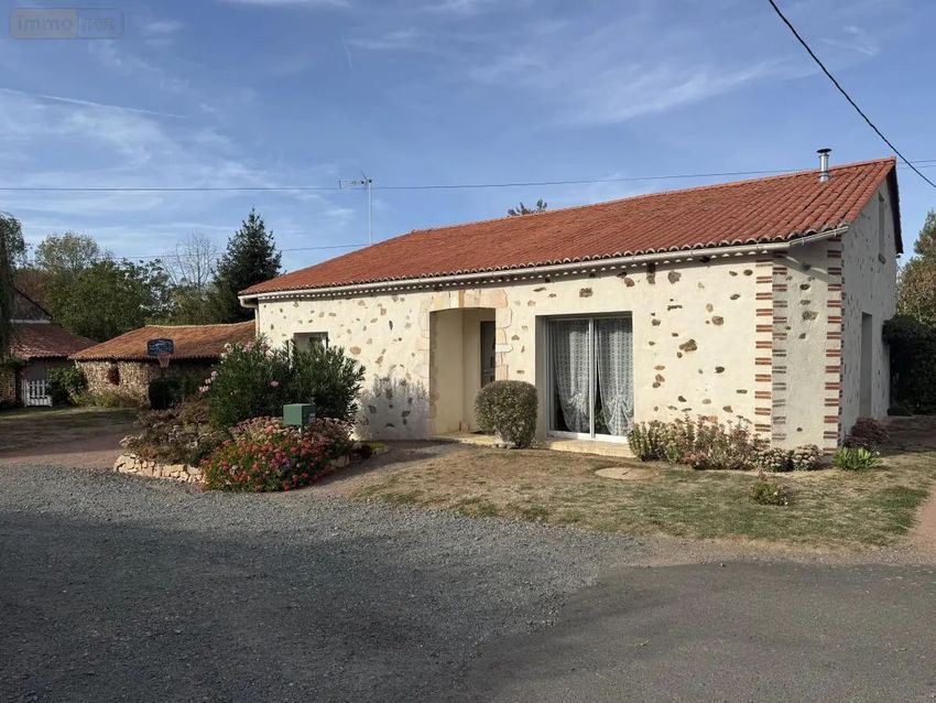 Image Façade à  maison individuelle de Trémentines