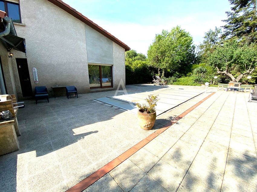 Image Façade à  maison mitoyenne de Ambialet