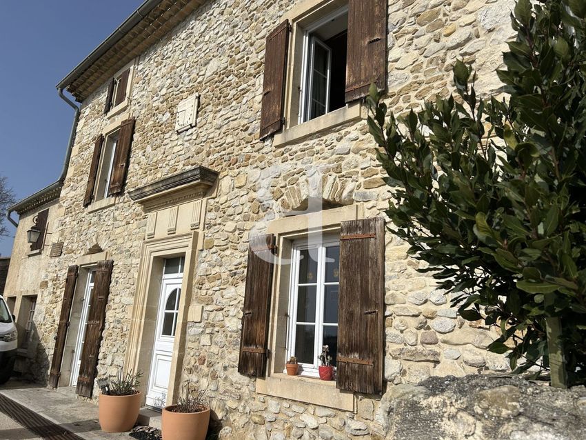 Image Façade à  maison individuelle de Nyons