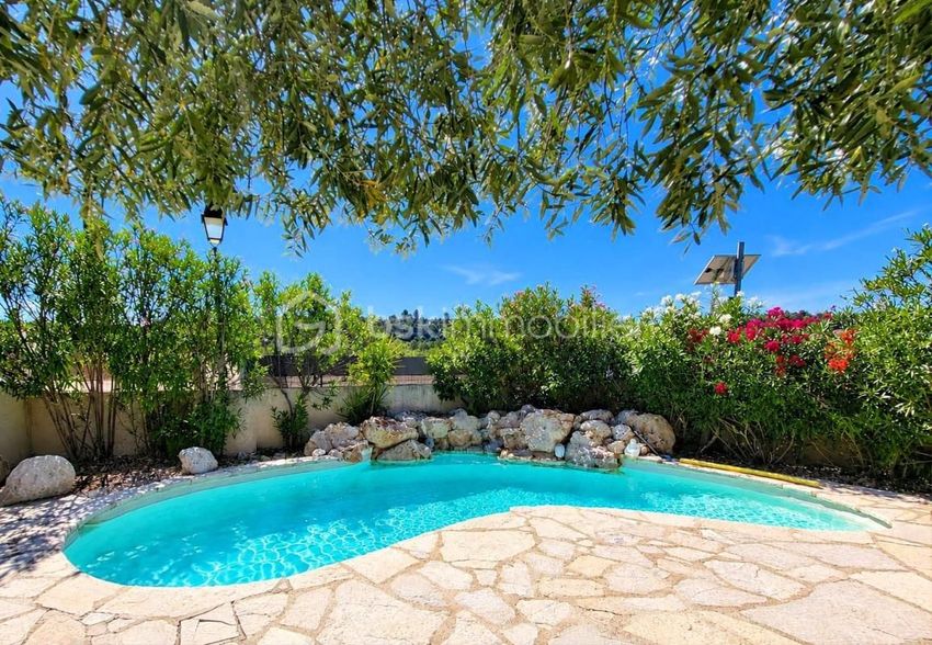 Image Piscine à  maison individuelle de Cazedarnes