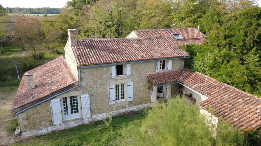 Image Façade à  maison individuelle de Gizay