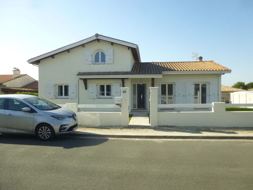 Image Façade à  maison individuelle de Cenon