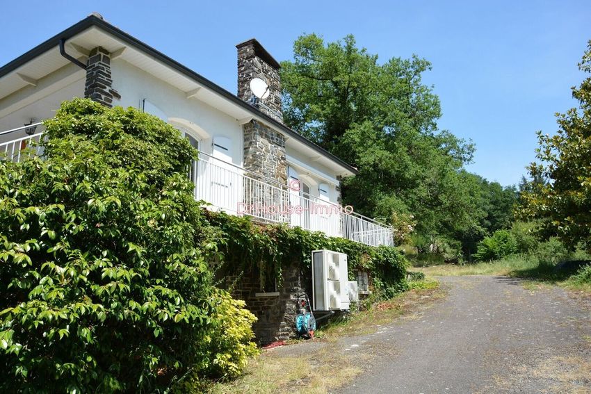 Image Façade à  villa de Brigueuil