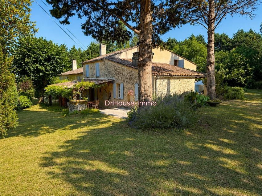 Image Façade à  villa de Pellegrue