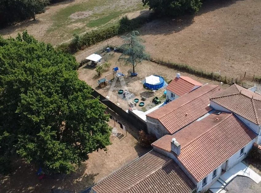 Image Piscine à  maison mitoyenne de Saint-Julien-des-Landes