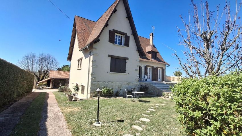 Image Façade à  maison individuelle de Mensignac