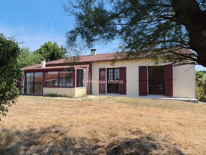 Image Façade à  villa de Mouleydier