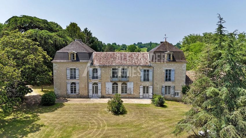 Image Façade à  maison de maître de Gensac