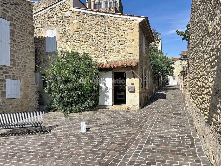 Image Façade à  maison de village de Cornillon-Confoux