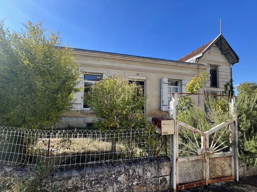 Image Façade à  maison individuelle de Lussac