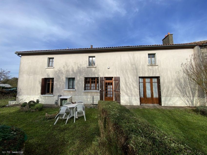 Image Façade à  maison individuelle de Sauzé-Vaussais