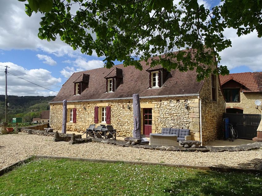 Image Façade à  propriété agricole de Saint-Léon-sur-Vézère