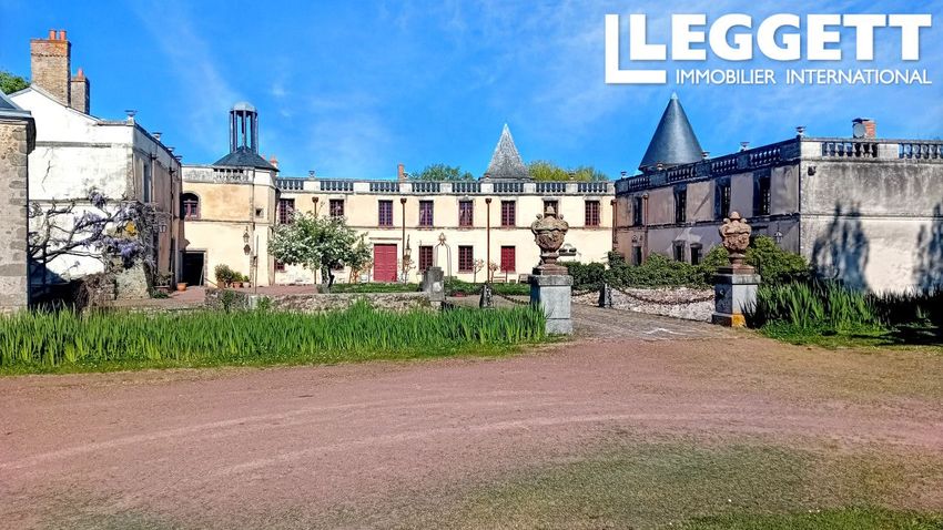 Image Façade à  château de Pierrefitte