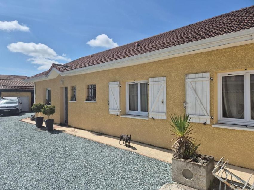 Image Façade à  maison individuelle de Sillans