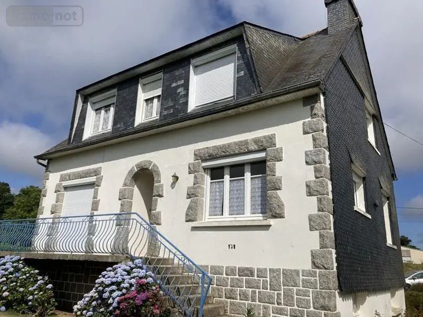 Image Façade à  maison individuelle de Plounévézel