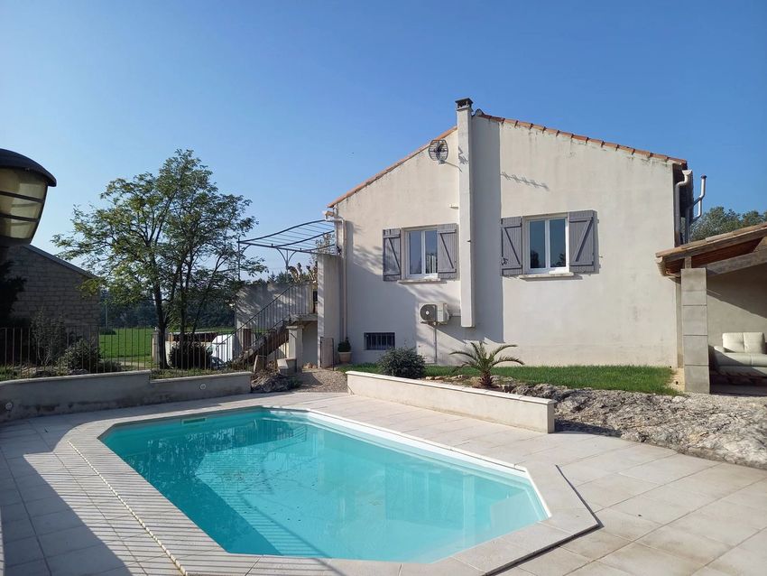 Image Piscine à  maison traditionnelle de Tarascon