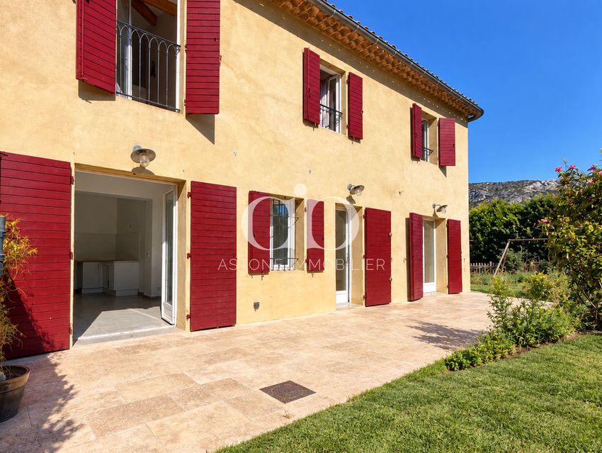 Image Façade à  maison individuelle de Roquevaire