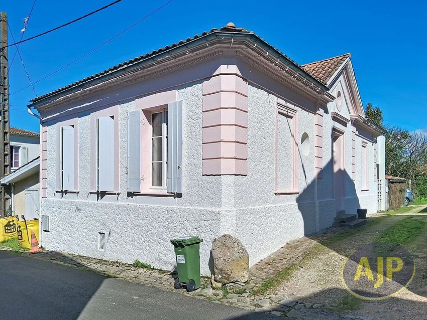 Image Façade à  maison mitoyenne de Saint-Estèphe
