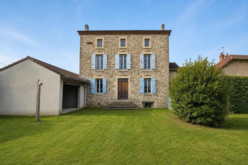 Image Façade à  maison individuelle de Saint-Désirat