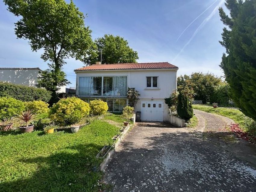 Image Façade à  maison individuelle de Coëx