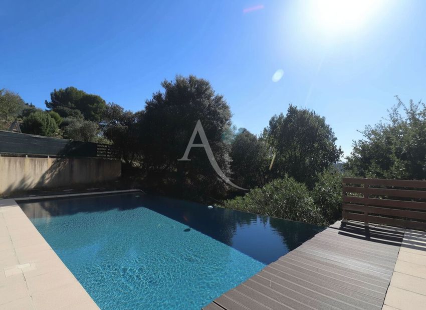 Image Piscine à  villa de Sainte-Tulle