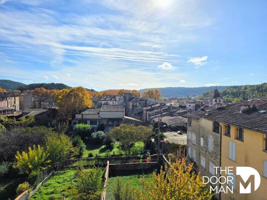Image Vue à  maison de village de Sans numéro Rue Barbe Caron